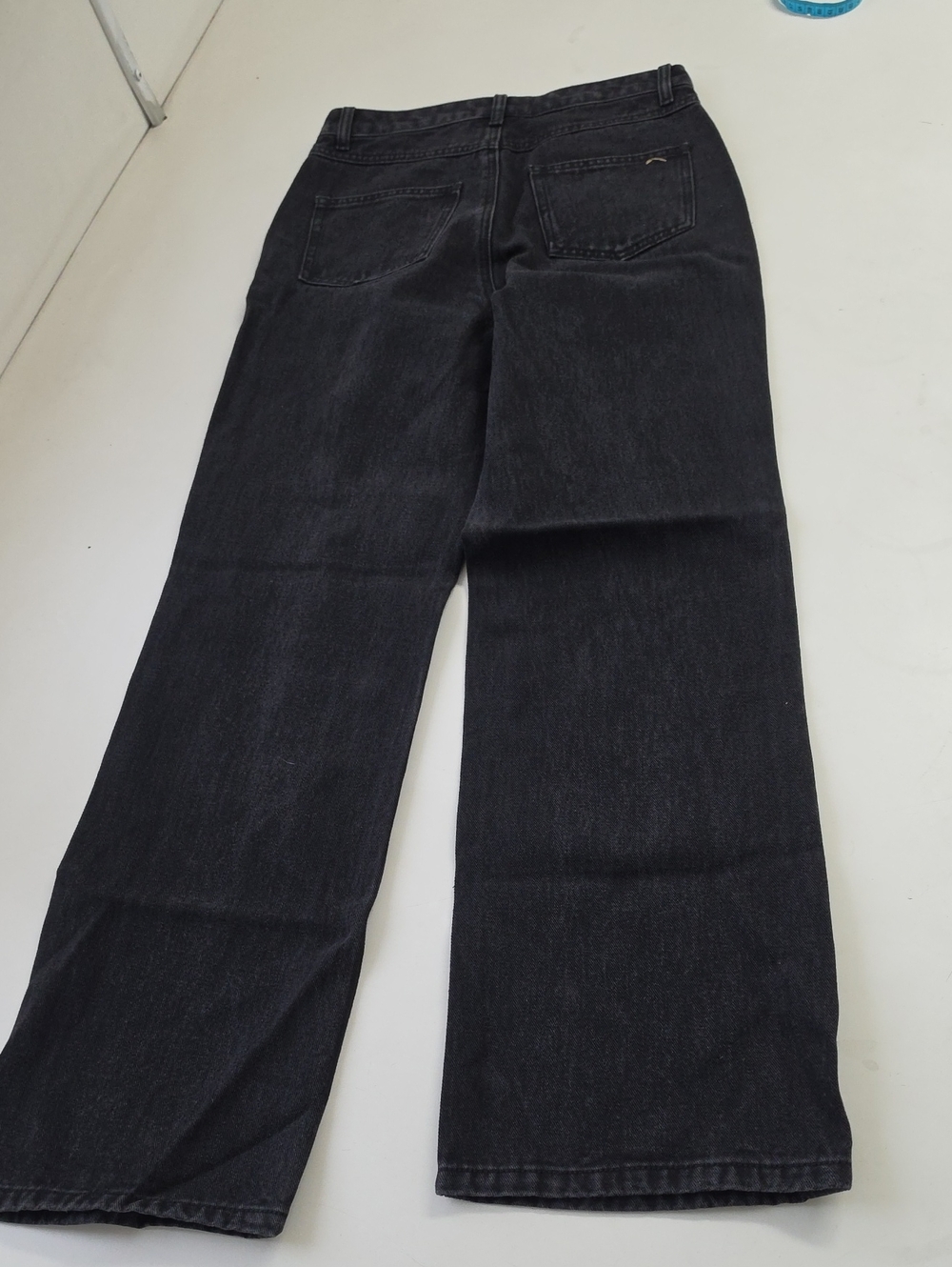 Musinsa Standard Slim Straight Black Women's Jeans — Modern Everyday Fit - Picture 9 of 12